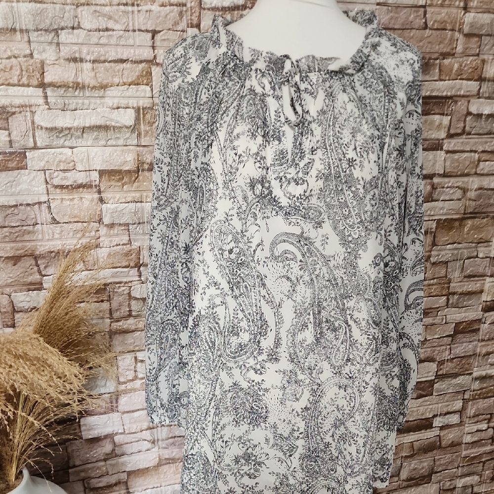 Talbots Elegant Black and White Paisley Longsleeve